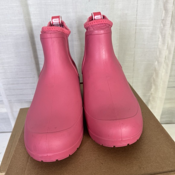 UGG Chevonne Chelsea Boots Women Size 7 Booties Pink Waterproof EUC! - Picture 3 of 9